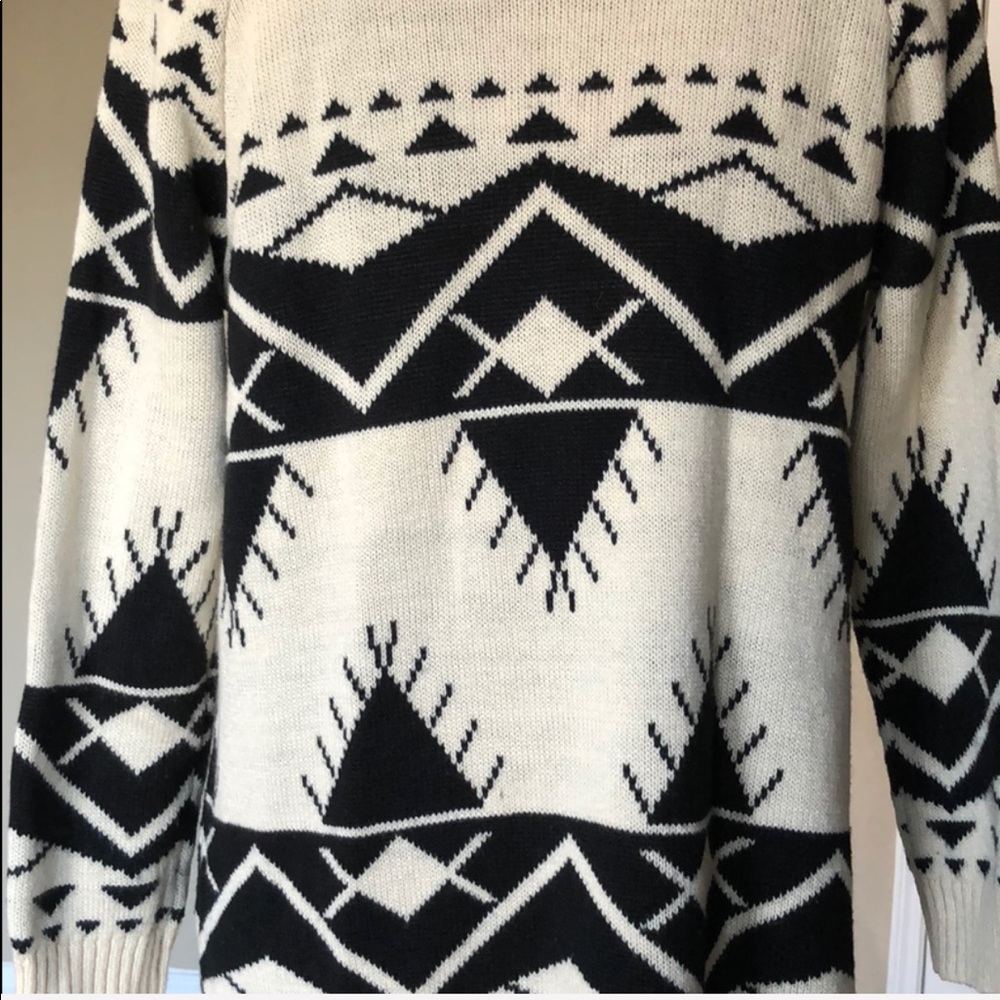 Escio Sweater Tribal Aztec Black Beige Winter Fall - Picture 4 of 8
